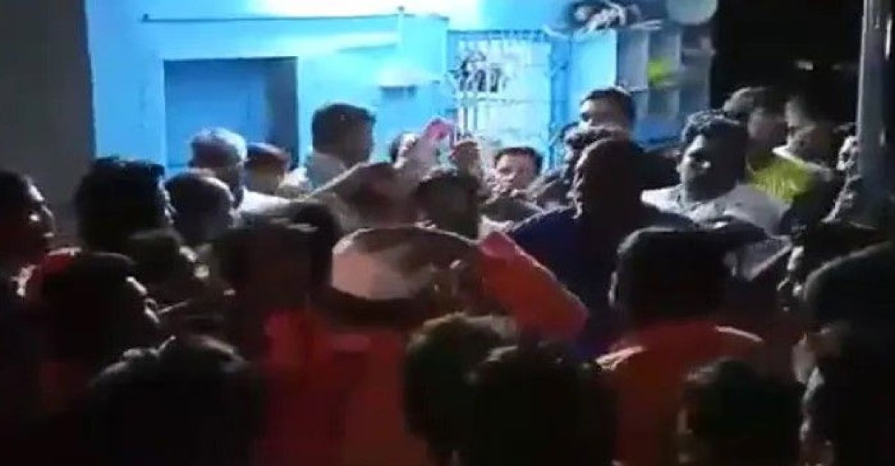 মুম্বাইয়ে ধর্মীয় মিছিলে পাথর নিক্ষেপ,গ্রেপ্তার ২৫